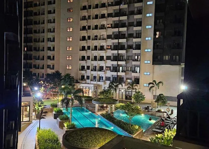 Staycation-resort Near Airport And Sm Bicutan With 3 Pools And Playground Apartamento Manila